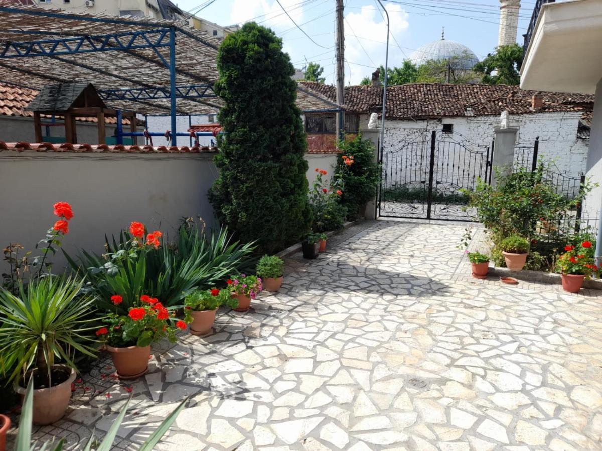 Oda Guest House Корча Екстер'єр фото